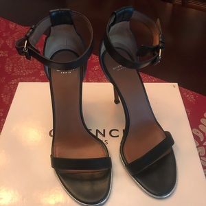Givenchy Nadia Leather heels 7.5